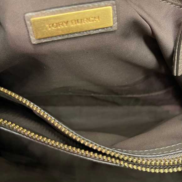 ✨Tory Burch McGraw Triple Compartment Purse ✨ - Picture 6 of 14